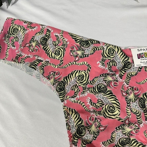 NWT $40 Spanx [ PLUS 3X ] Breathable Under Statements‎ Thong in Dog & Zebra - Picture 12 of 16